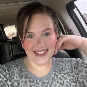 Meet your Posher, Lindsey